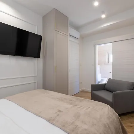 Palace Luxury 公寓