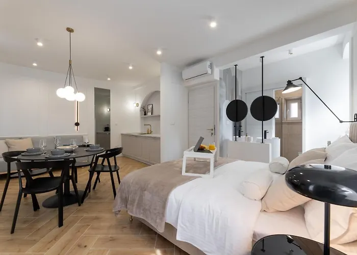 Palace Luxury Apartment