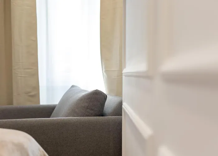 Palace Luxury Apartment *