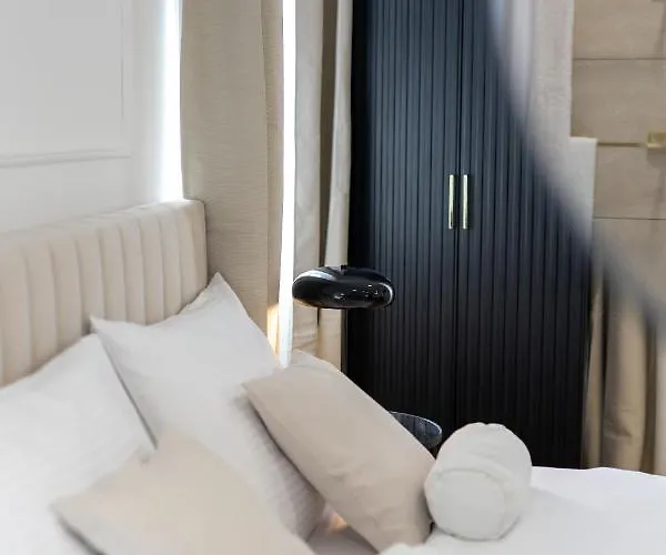 Palace Luxury Apartment